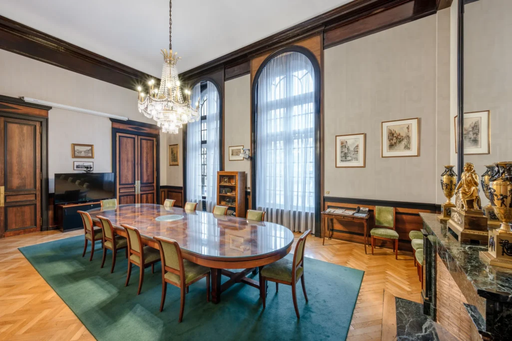 Architecture intérieure de la banque de France de Strasbourg conçue par les architectes Alphonse Defrasse et Eugène Haug en 1925 photographie d'architecture prise par Cyril Bécard