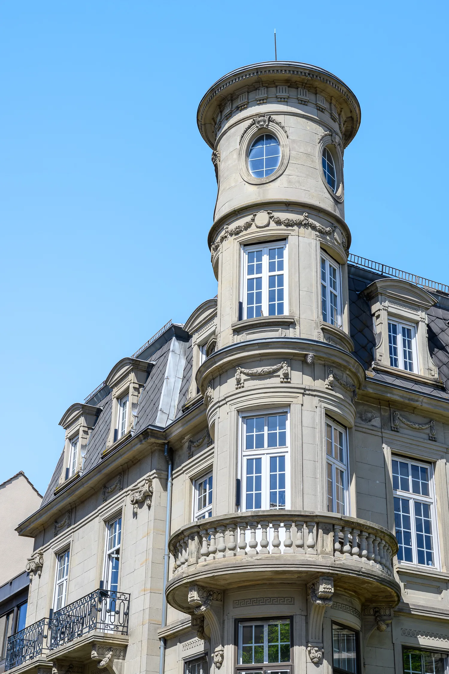 Reportage photo pour mettre en valeur le patrimoine architectural de la ville de Schiltigheim photographie d'architecture prise par Cyril Bécard