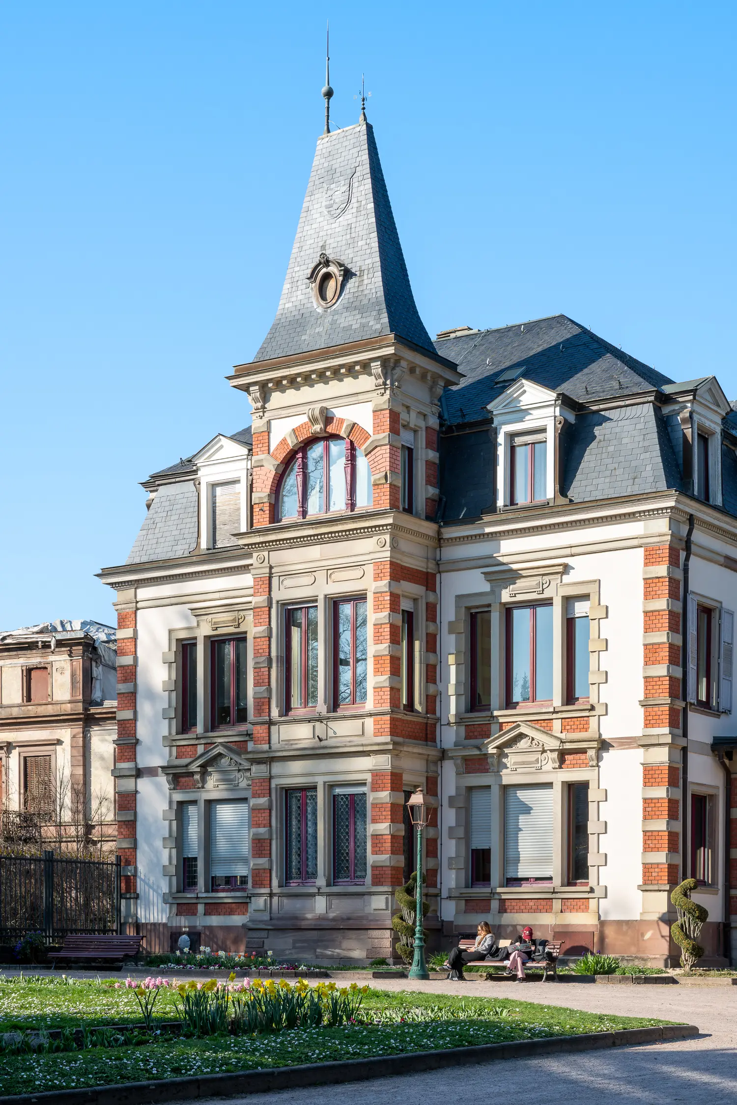 Reportage photo pour mettre en valeur le patrimoine architectural de la ville de Schiltigheim photographie d'architecture prise par Cyril Bécard