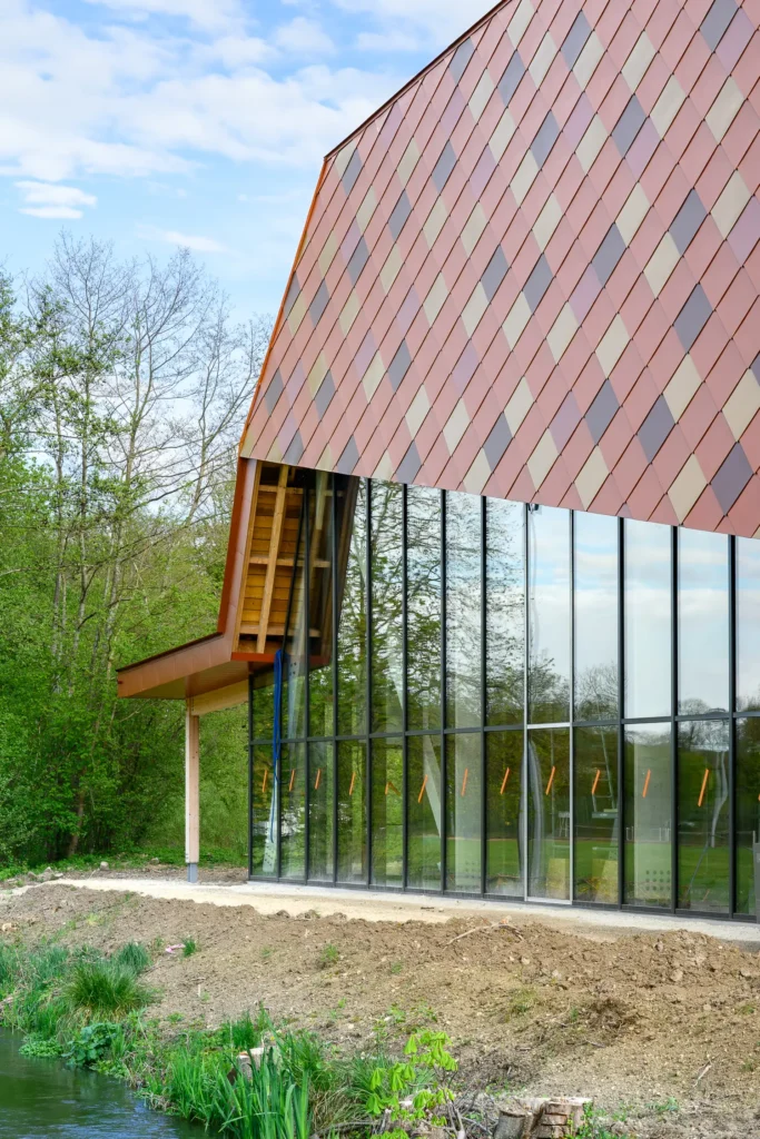 Photo de suivi de la construction de la nouvelle salle polyvalente d'Estissac, photographies d'architecture prise par Cyril Bécard