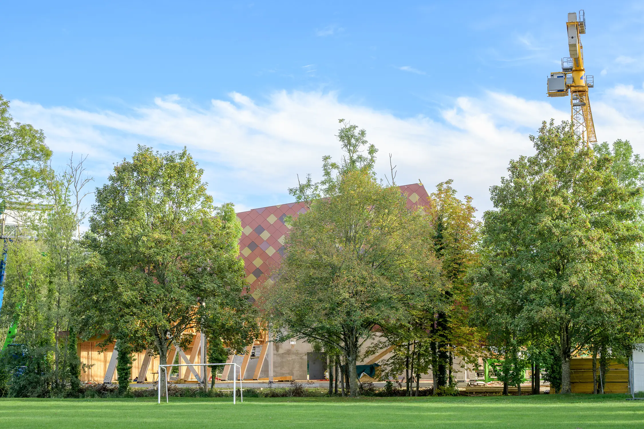 Photo de suivi de la construction de la nouvelle salle polyvalente d'Estissac, photographies d'architecture prise par Cyril Bécard