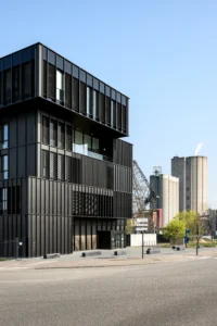 Siège du port autonome de Strasbourg conçu par RCA atelier d'architecture photographie d'architecture prise par Cyril Bécard