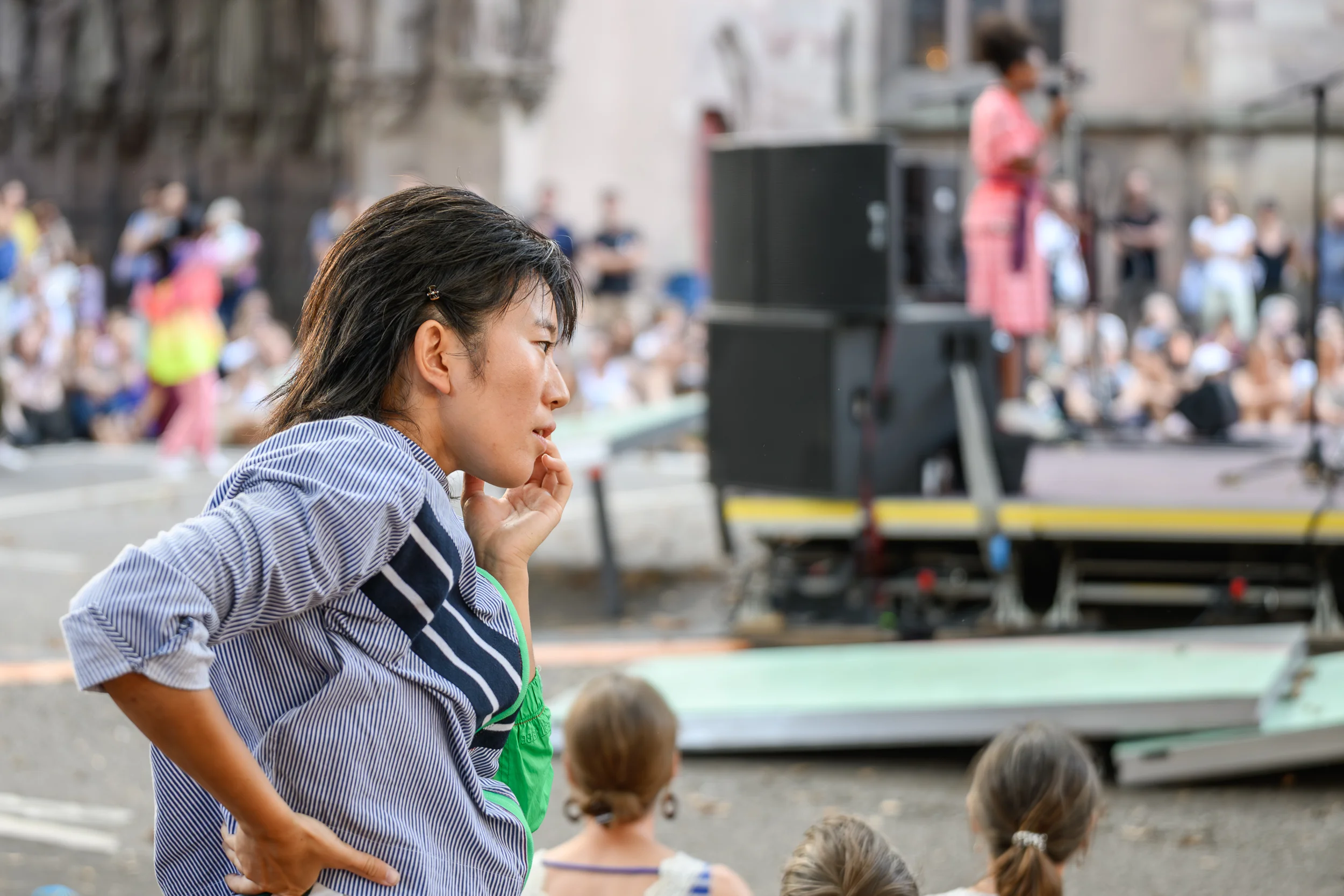 performance artistique du collectif AR au Festival des Arts de la Rue de Strasbourg en 2024 we love catastrophe