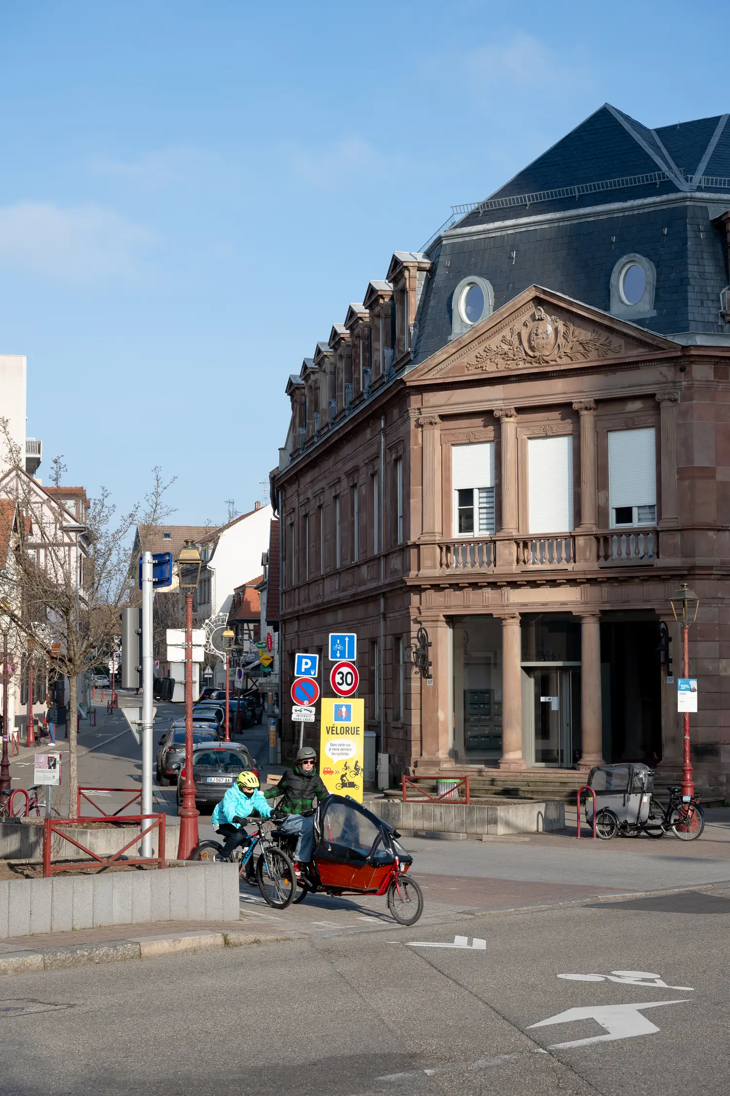 Reportage photo intitulé l'humain dans la ville pour la ville de Schiltigheim l'humain dans la ville photographie de communication prise par Cyril Bécard