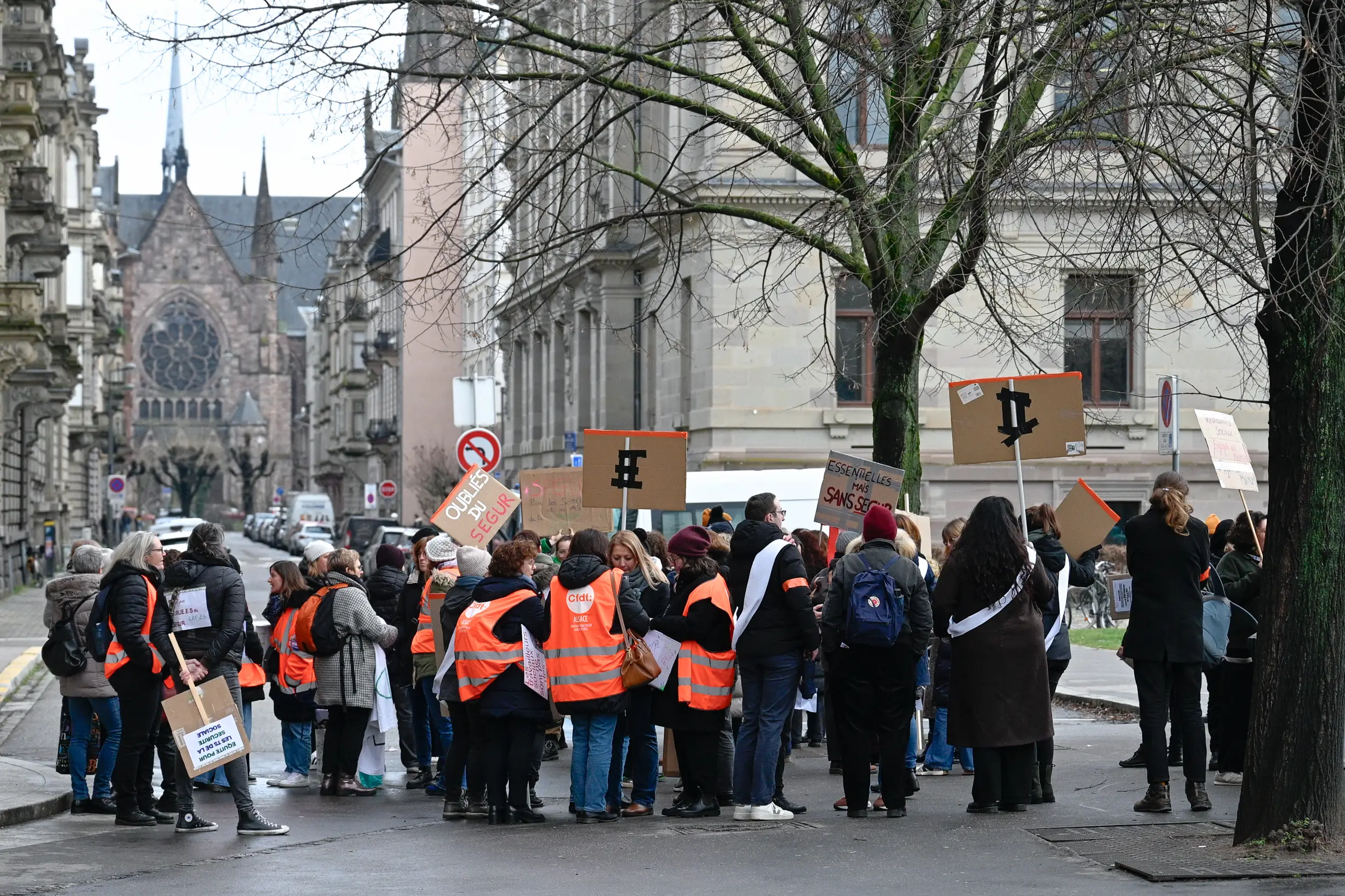 Mobilisation des travailleurs sociaux oubliés de la prime Ségur à Strasbourg en 2026, photographie évènement prise par Cyril BECARD