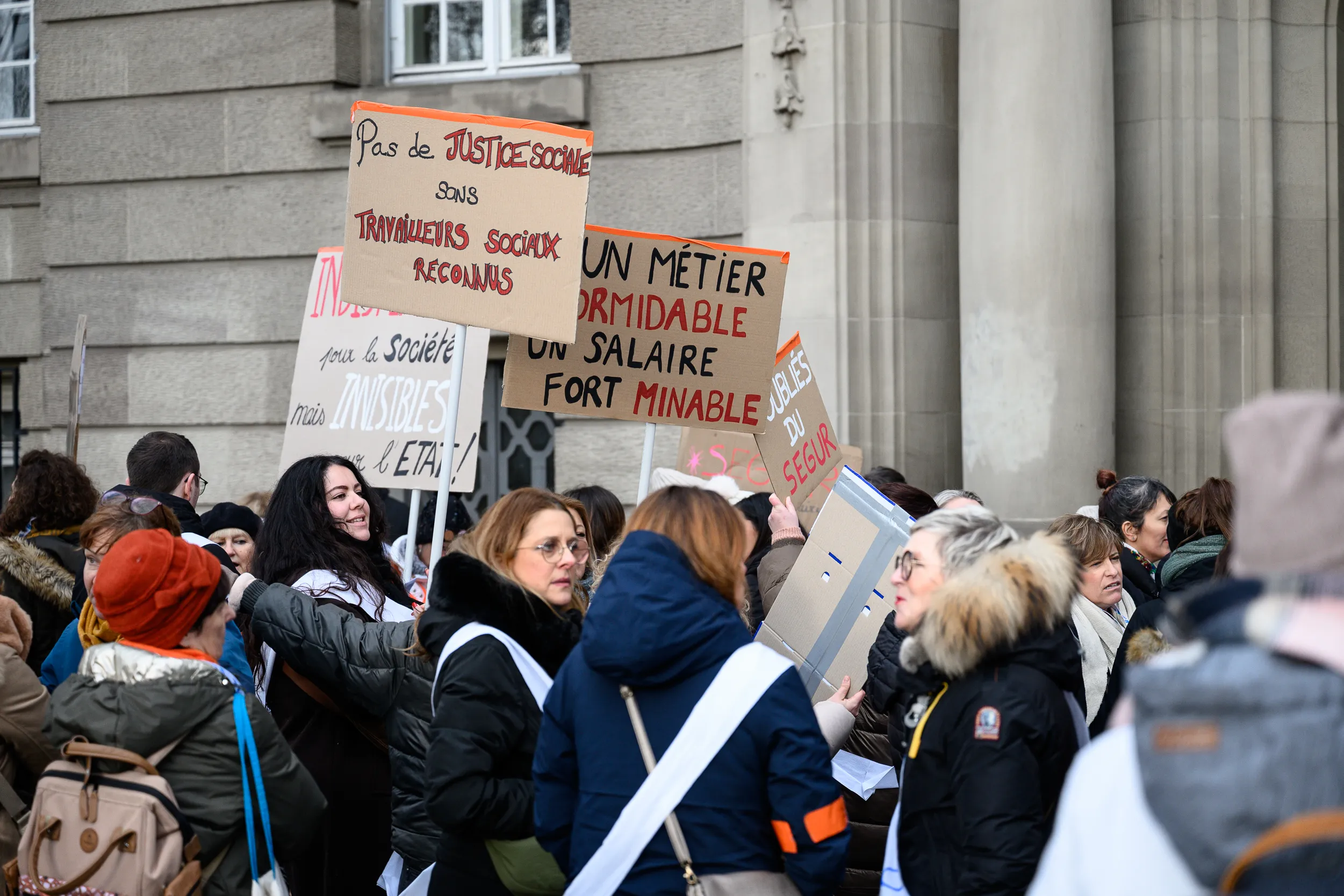 Mobilisation des travailleurs sociaux oubliés de la prime Ségur à Strasbourg en 2026, photographie évènement prise par Cyril BECARD