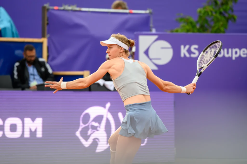 Lyuda Samsonova aux Internationaux de Strasbourg 2024 photographie de tennis prise par Cyril Bécard
