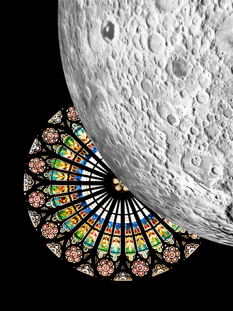 photographie d'art Strasbourg Lune dans cathédrale série fragment photographie prise par Cyril Bécard